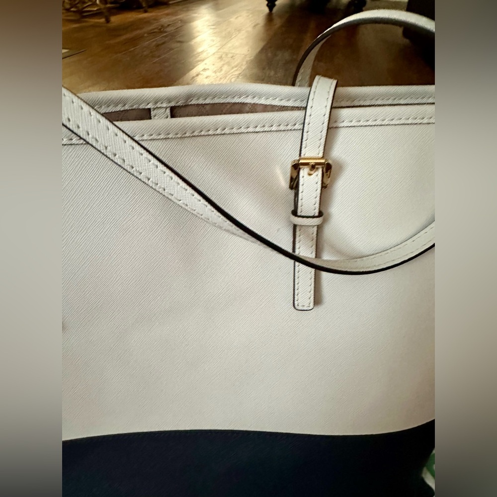 Life Is Too Short To Carry A Boring Handbag - Picture 4 of 16